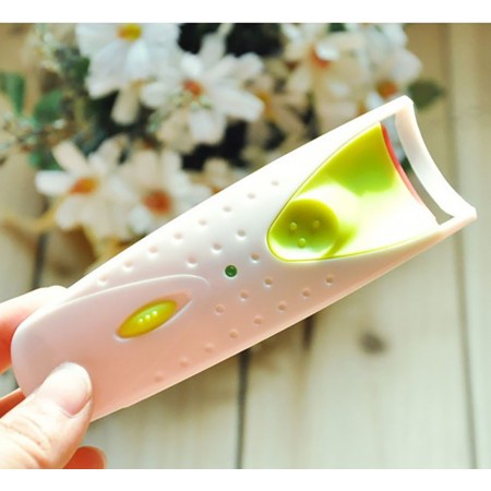 Meidong Eyelash Curler Heated Mini Professional Hot Eyelash Curler Electric Long Lasting Curl Battery-Operated for Women Ladies Girls Make-up Dance Party Appointment (Yellow)