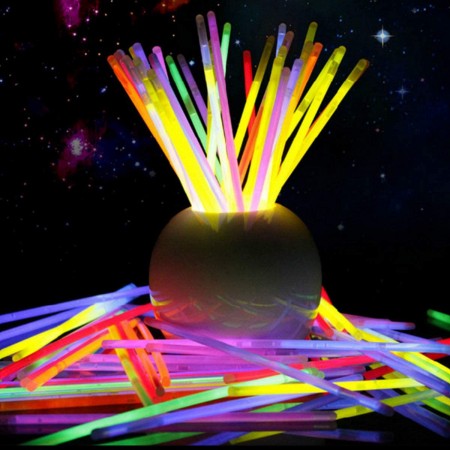 Meidong Glow Sticks 100pcs 8" Set with Connectors, Glow in the Dark Party Supplies Light-up Mixed Color Safe Non-toxic Glowstick DIY Necklaces Bracelets for Kids Boys Girls